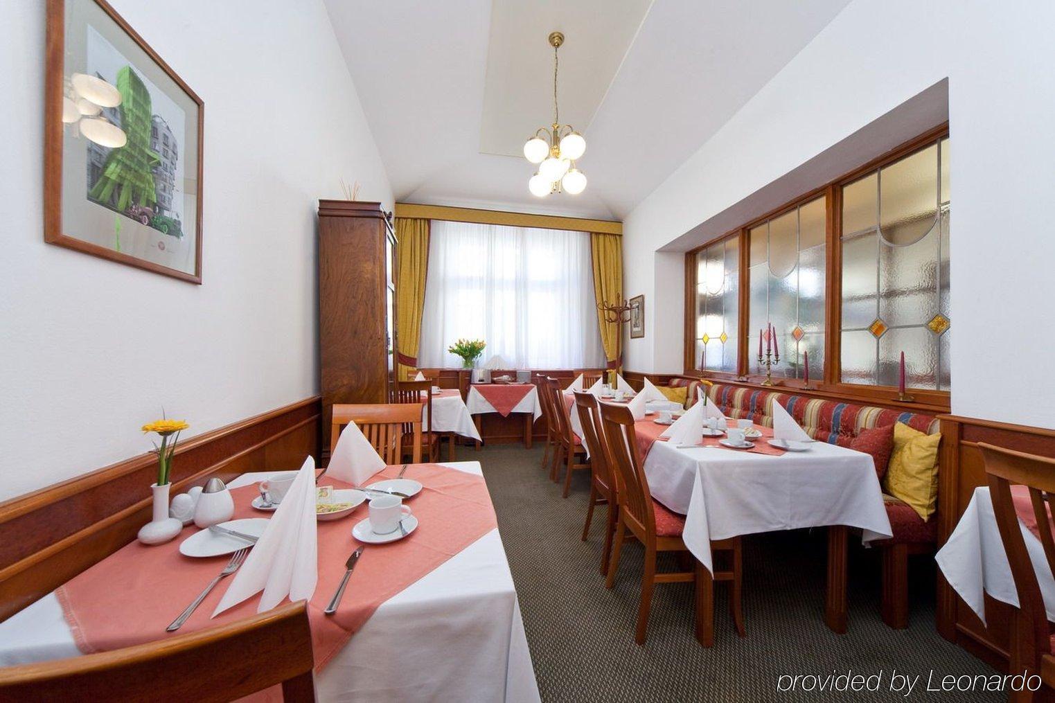 Boutique Hotel 16 Praga Esterno foto