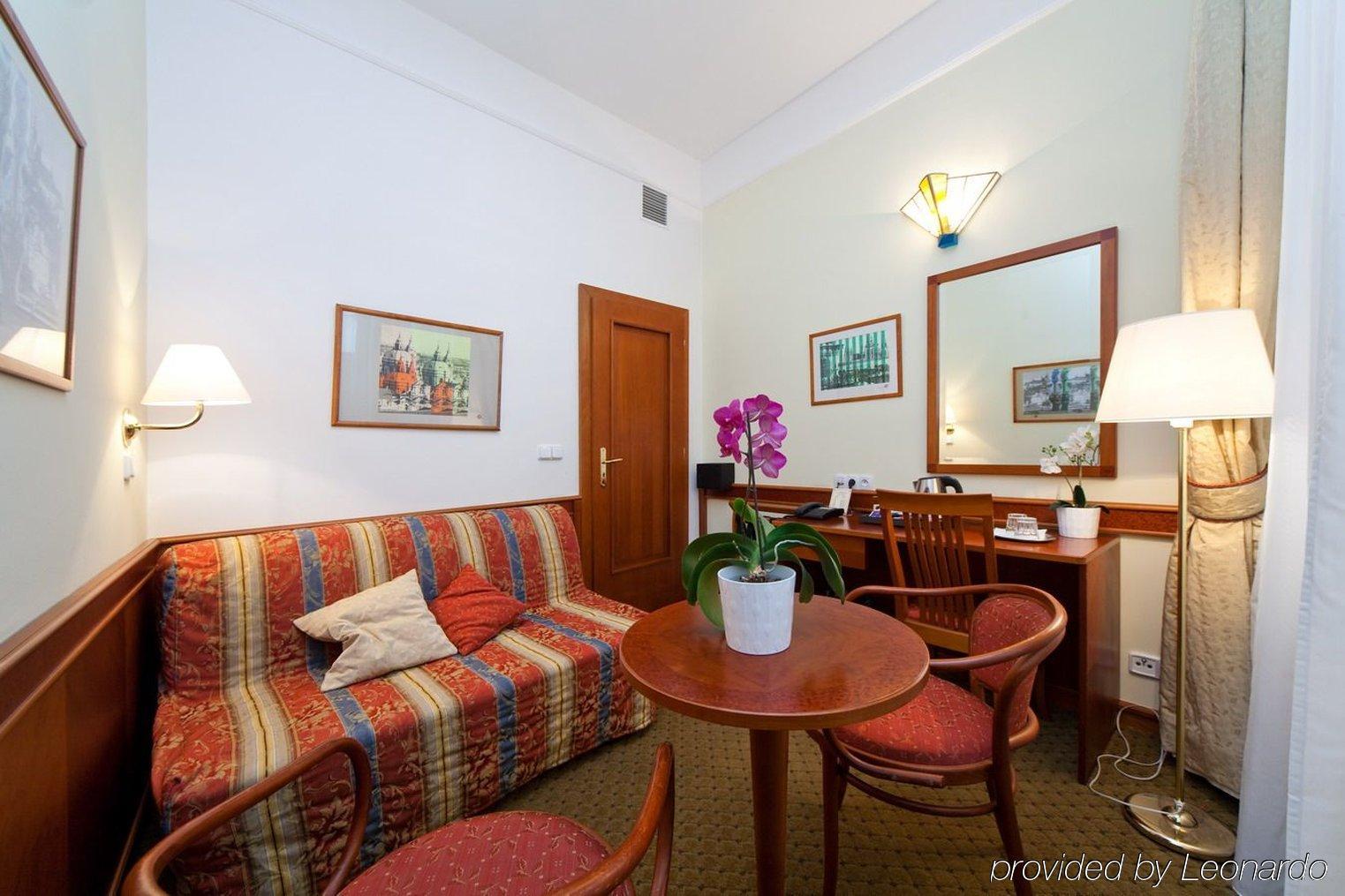 Boutique Hotel 16 Praga Esterno foto